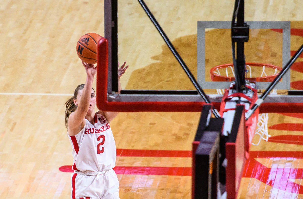 08_Logan Nissley_WBBvsIowa0211
